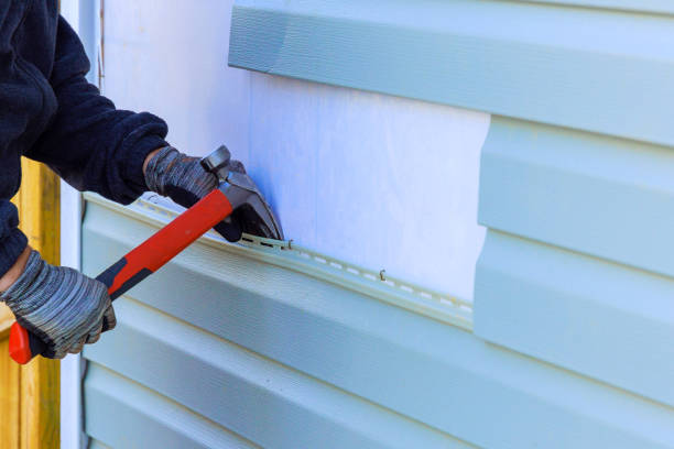 Reliable Siding Replacement contractor in Hillsboro, IL by Creative Siding